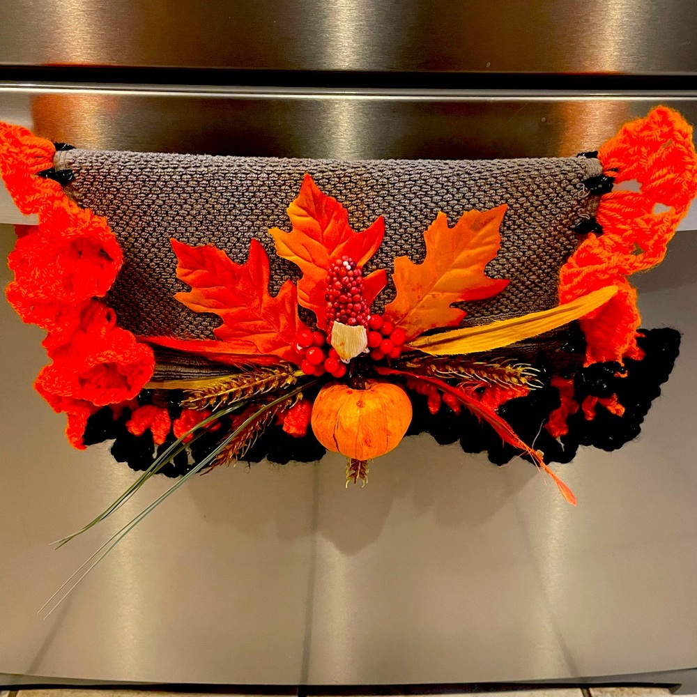 Thanksgiving/Fall decorated kitchen towel